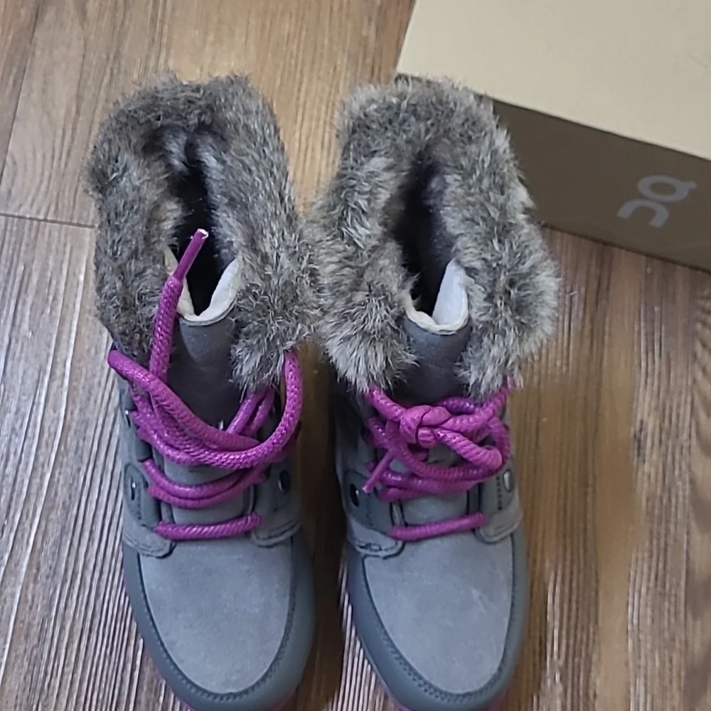 Sorel Gray‎ Suede Winter Boots with Pink Laces for girl zise 1 new no tag